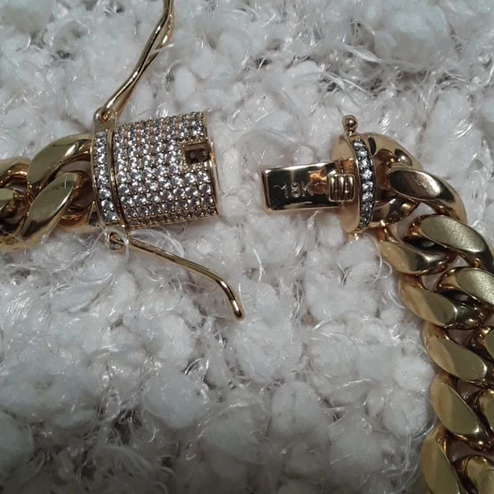 Chain - Picture 4 of 4